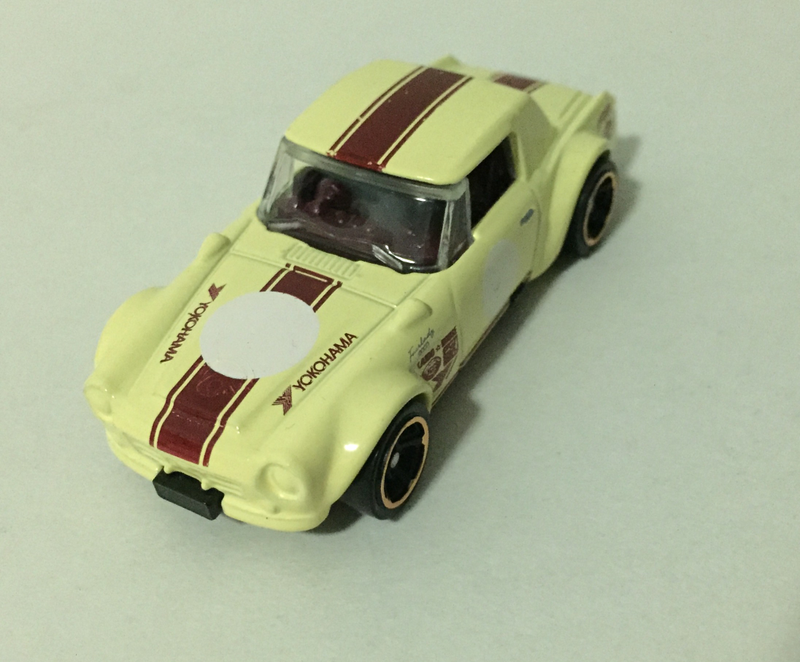 Illustration for article titled Datsun Fairlady Sport 2000 Roadster by Hot WheelsÂ